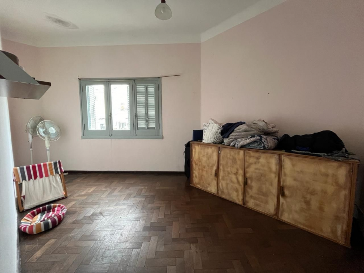 PROPIEDAD CENTRICA EN PLANTA ALTA CON LOCAL COMERCIAL