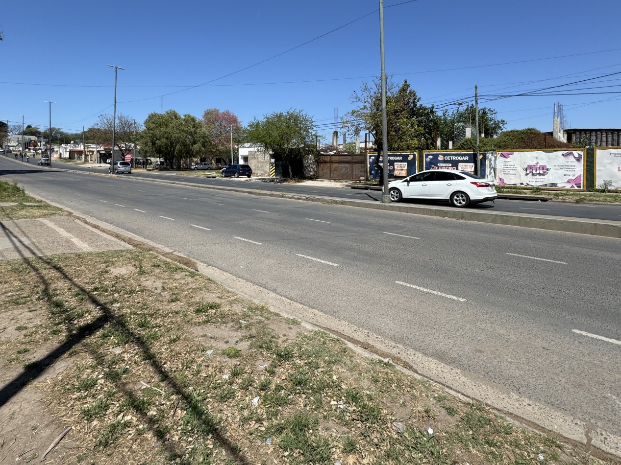 VENTA - AMPLIO TERRENO SOBRE AV. ALMAFUERTE