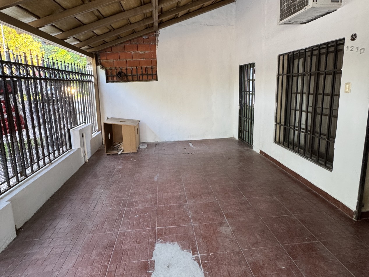 VENTA - CASA ZONA AV EJERCITO Y GUTIERREZ