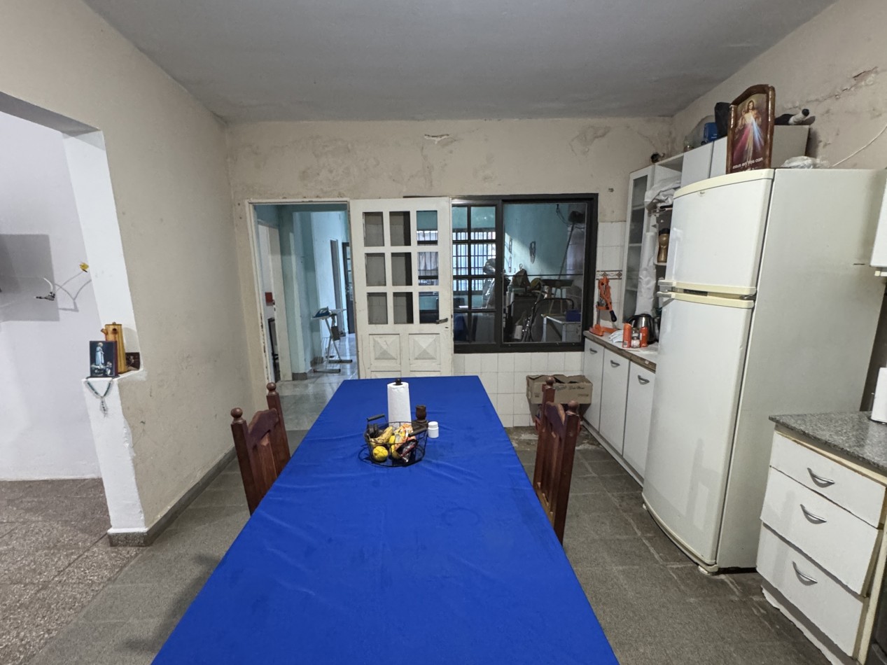 VENTA - CASA ZONA AV EJERCITO Y GUTIERREZ