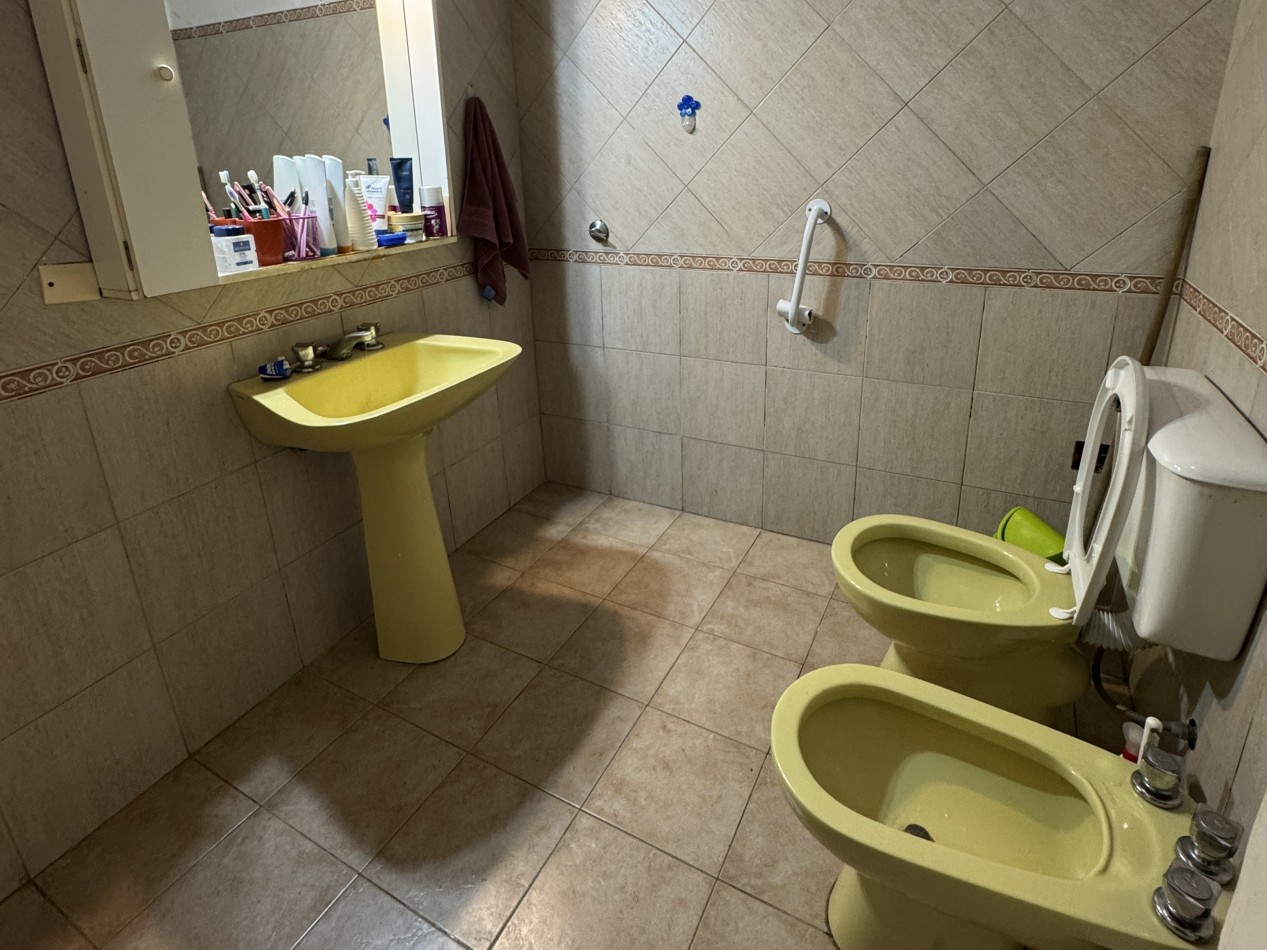 VENTA - CASA ZONA AV EJERCITO Y GUTIERREZ