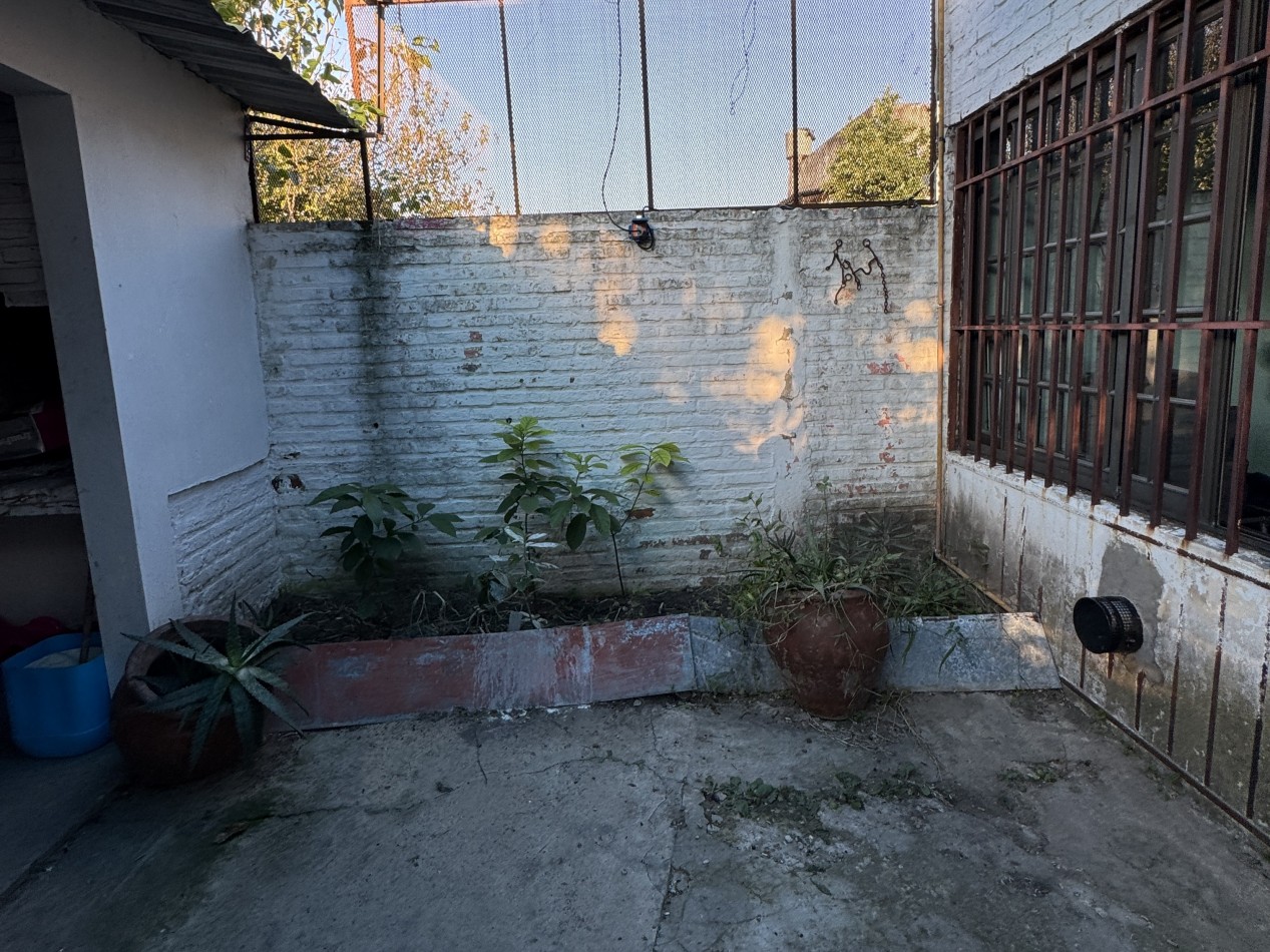VENTA - CASA ZONA AV EJERCITO Y GUTIERREZ