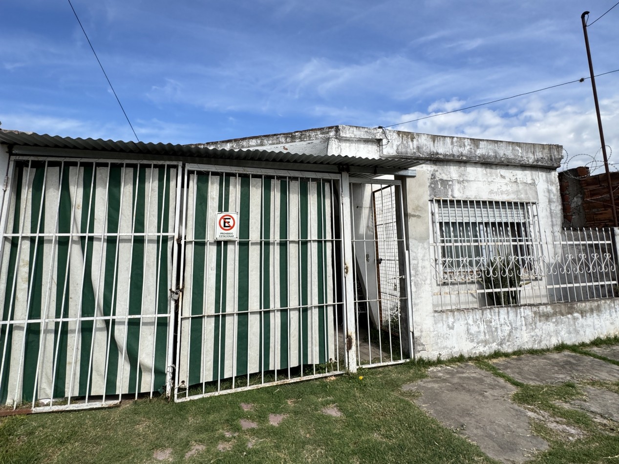 VENTA - CASA A RECICLAR APTA CREDITO A METROS DE BLAS PARERA