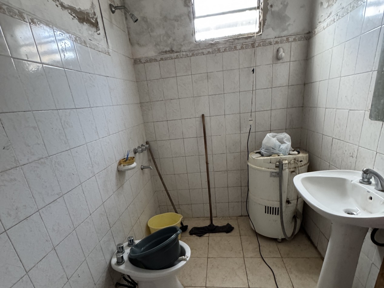 VENTA - CASA A RECICLAR APTA CREDITO A METROS DE BLAS PARERA
