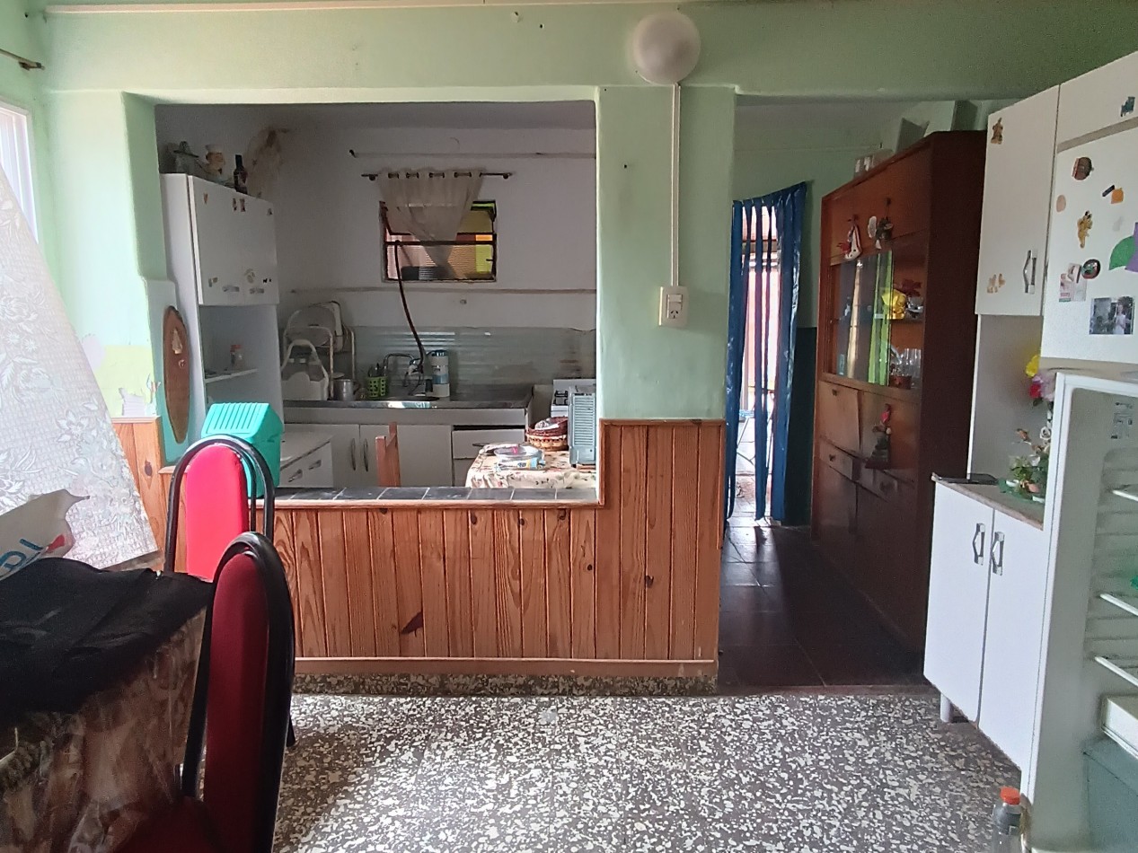 SE VENDE CASA A REACONDICIONAR