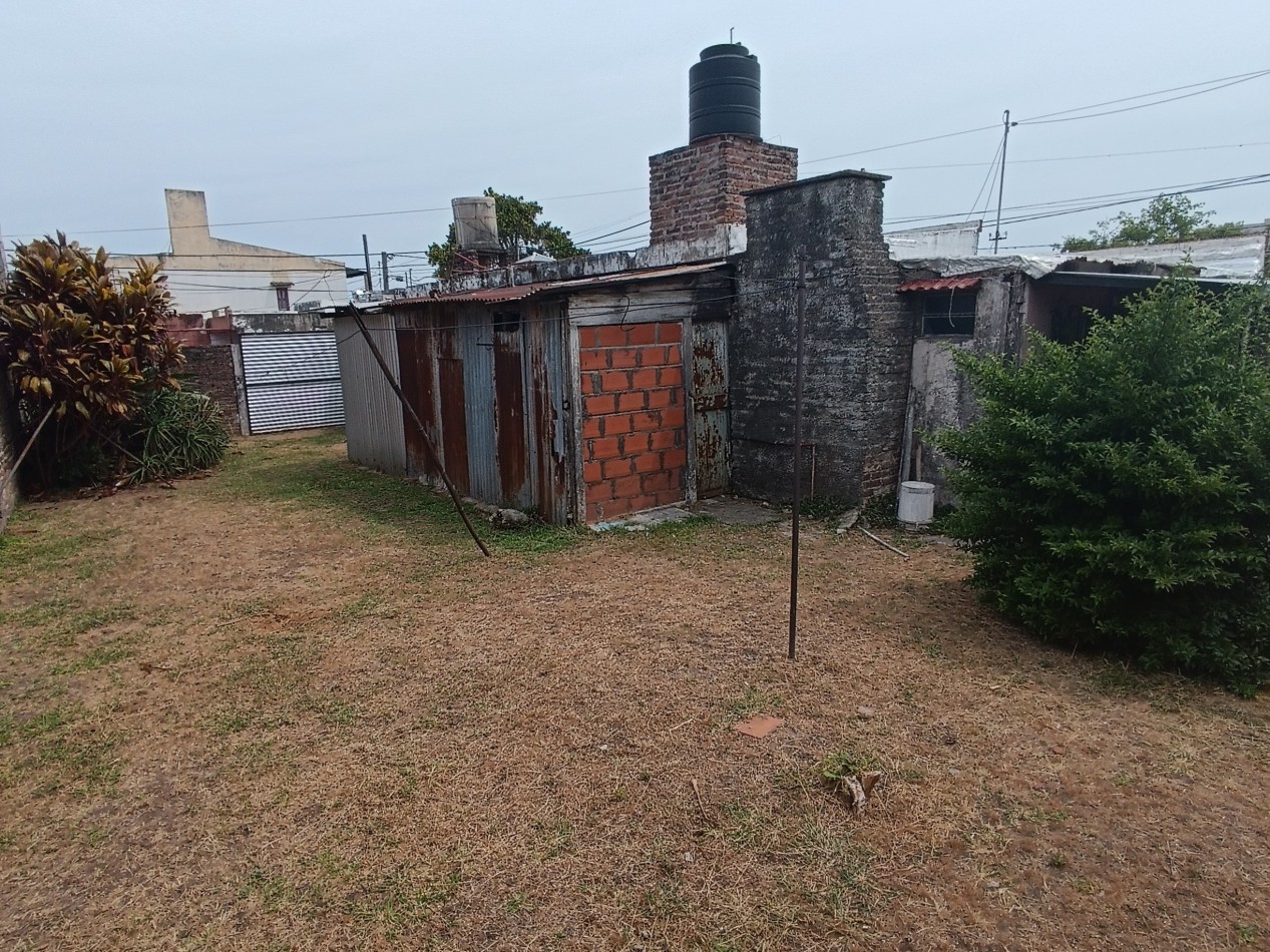 SE VENDE CASA A REACONDICIONAR