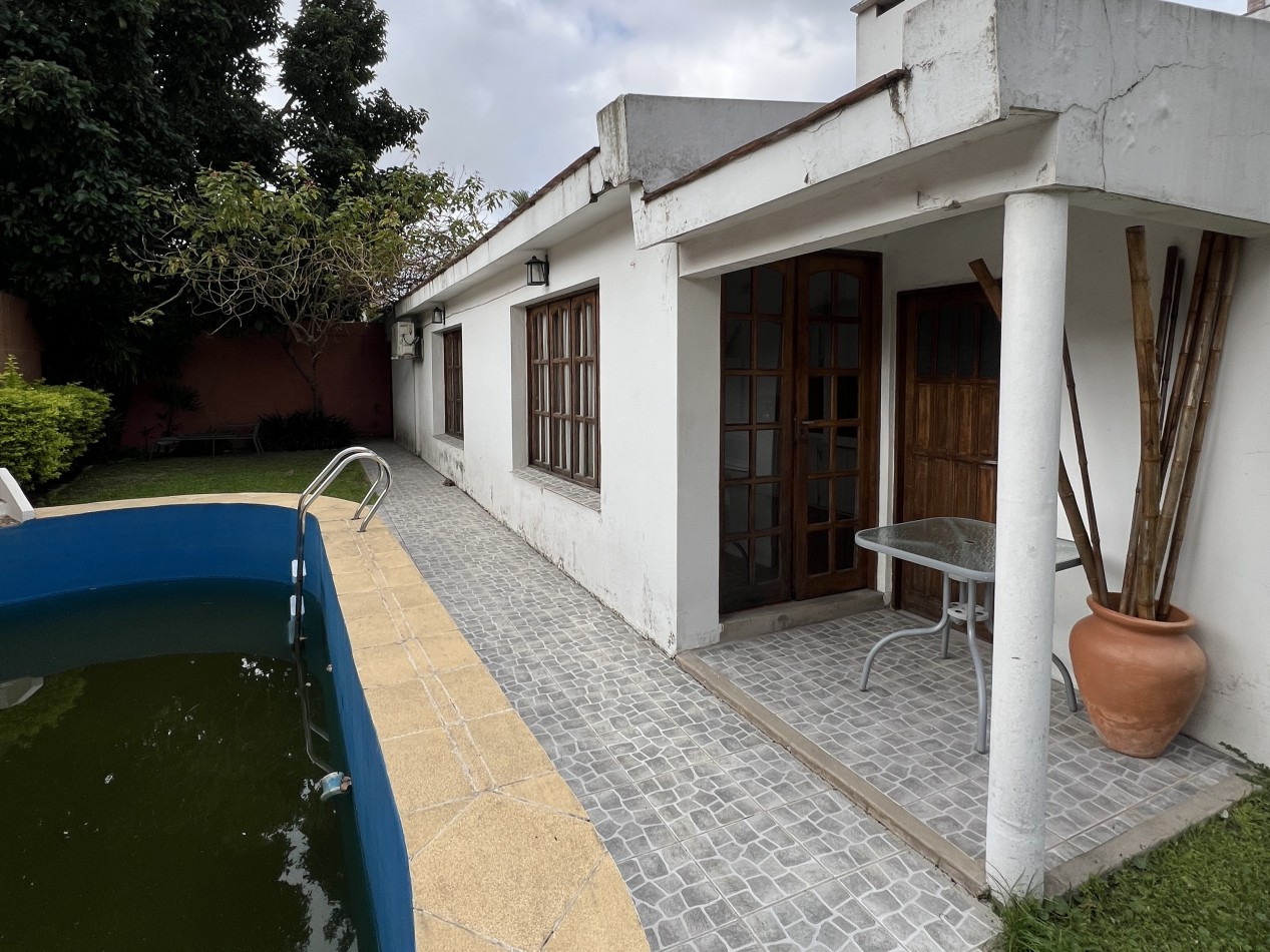 CASA CENTRICA CALLE LA RIOJA Y URUGUAY