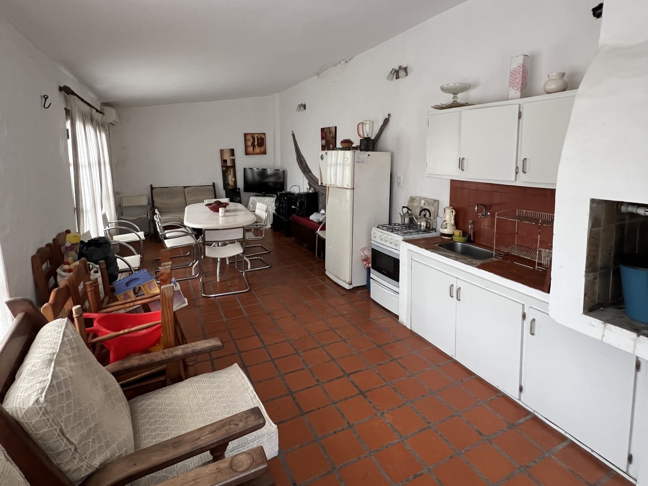 CASA CENTRICA CALLE LA RIOJA Y URUGUAY