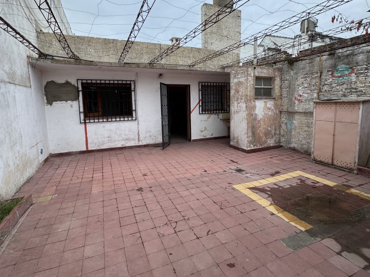 VENTA - CASA AV. EJERCITO UBICACION ESTRATEGICA APTA CREDITO