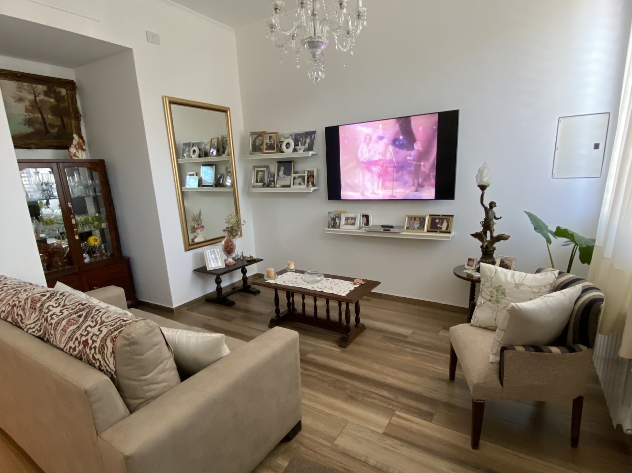 Casa moderna en zona centro de Parana - Tres plantas y terraza