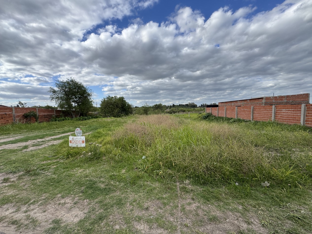 Terreno de 2.500 m² con amplio frente - Ideal proyecto o inversion en Parana