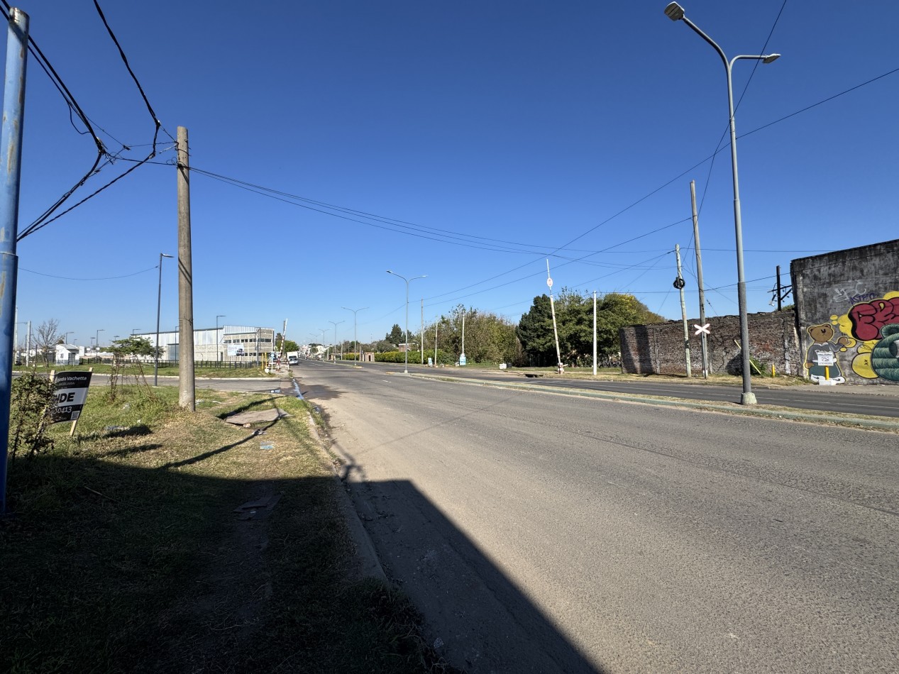 Galpon en venta sobre Av. Ramirez - Ubicacion estrategica comercial en Parana