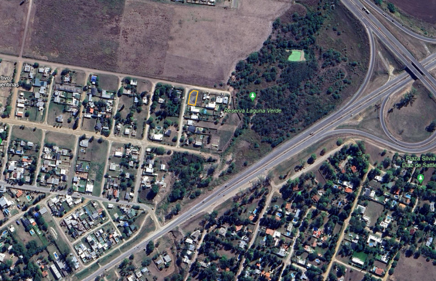 Terreno en esquina de 480 m² - Colonia Avellaneda 