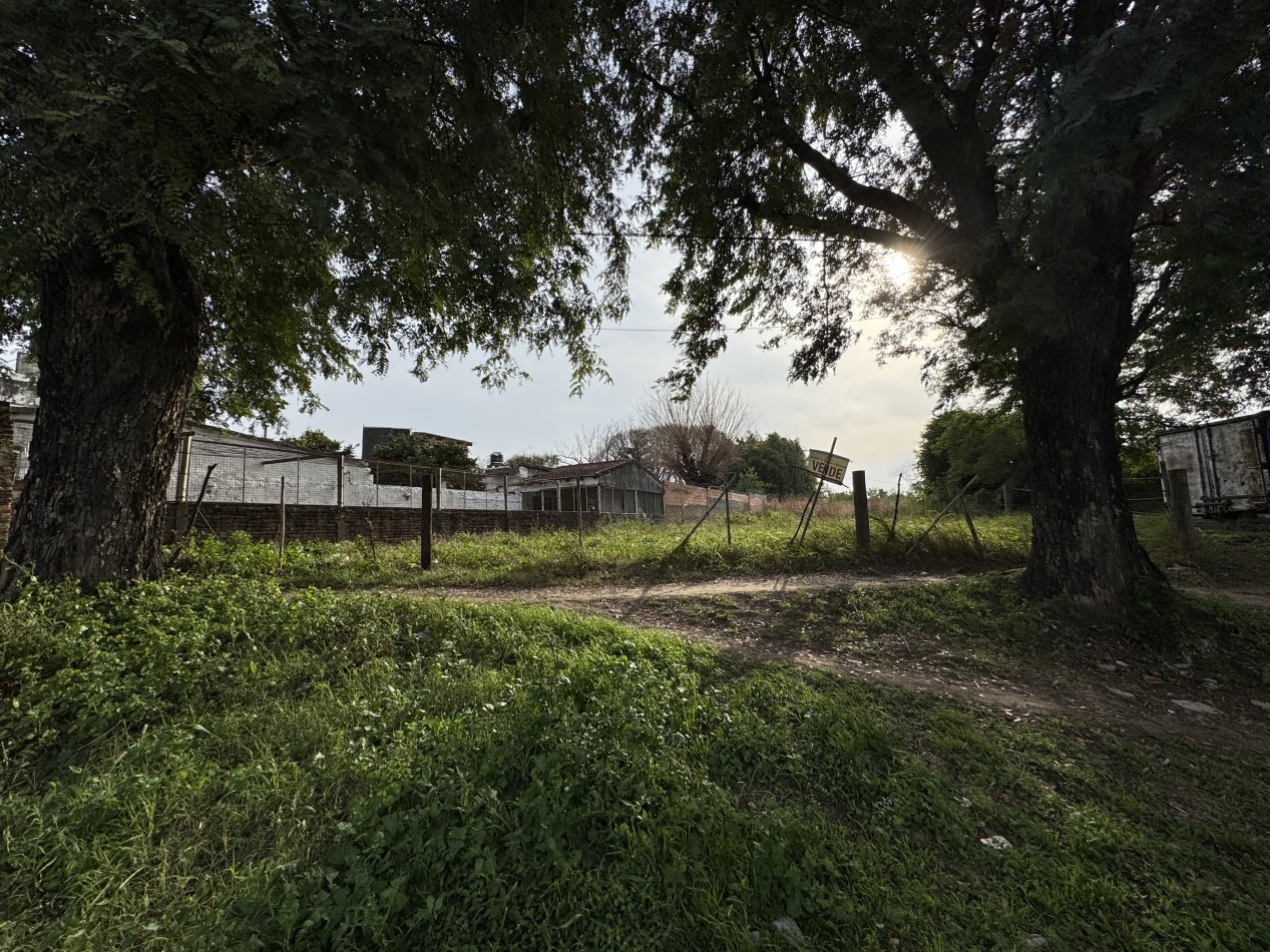 Terreno de 1.500 m² con gran frente - Zona comercial Montiel y Casiano Calderon en Parana