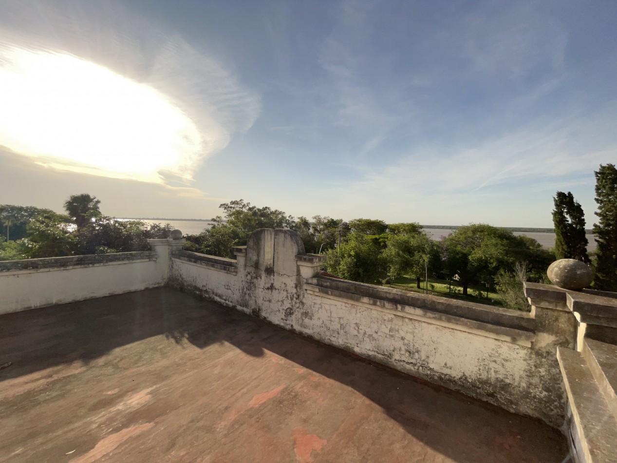 Casa con vista al rio y pileta | A refaccionar | - Frente al camping en Villa Urquiza, Entre Rios