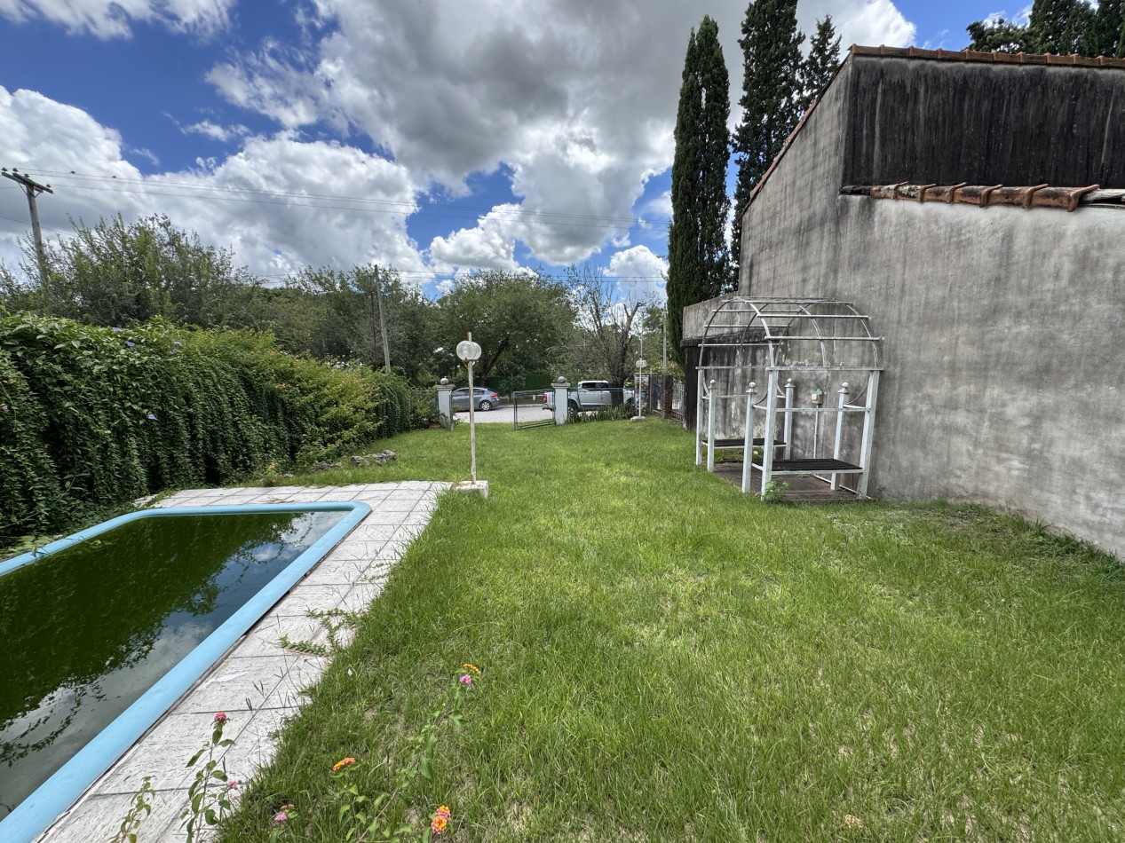 Casa con vista al rio y pileta | A refaccionar | - Frente al camping en Villa Urquiza, Entre Rios