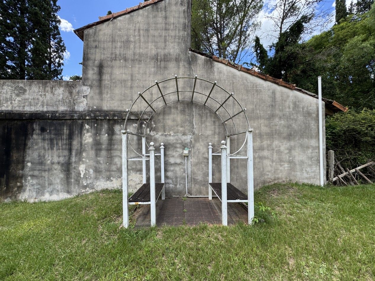 Casa con vista al rio y pileta | A refaccionar | - Frente al camping en Villa Urquiza, Entre Rios