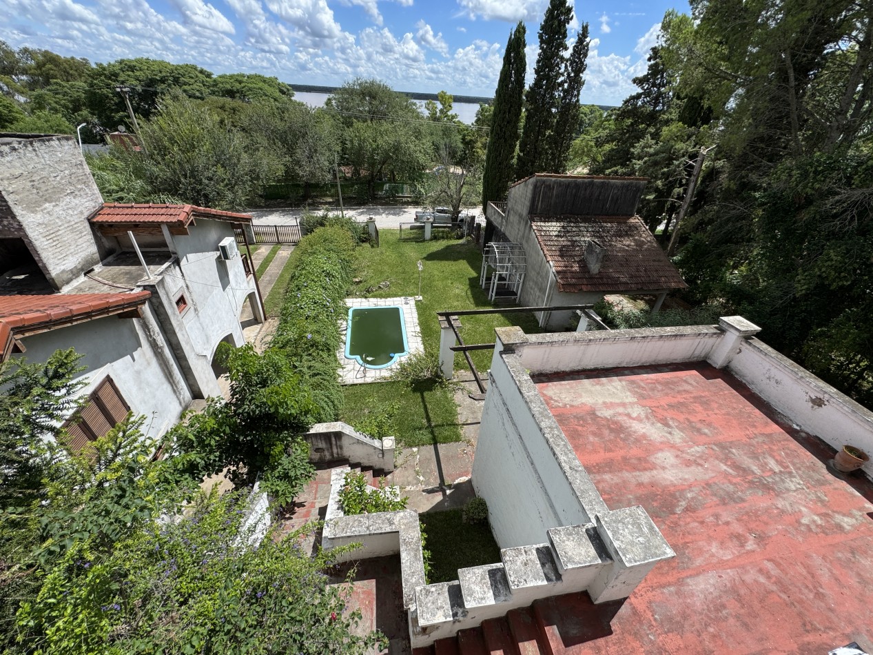 Casa con vista al rio y pileta | A refaccionar | - Frente al camping en Villa Urquiza, Entre Rios