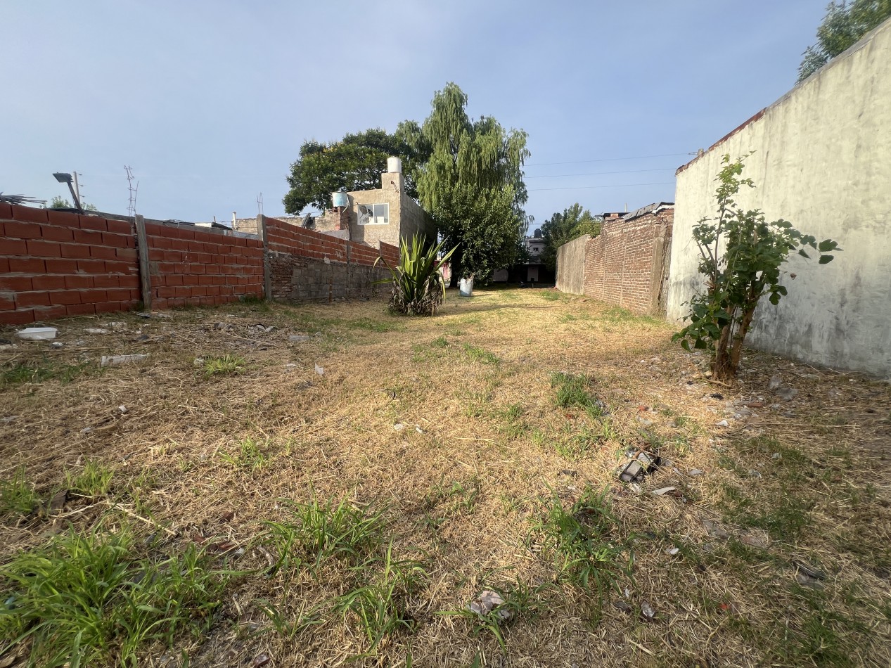 Terreno de 450 m² en zona Miguel David y Division Los Andes - Con asfalto y servicios en Parana