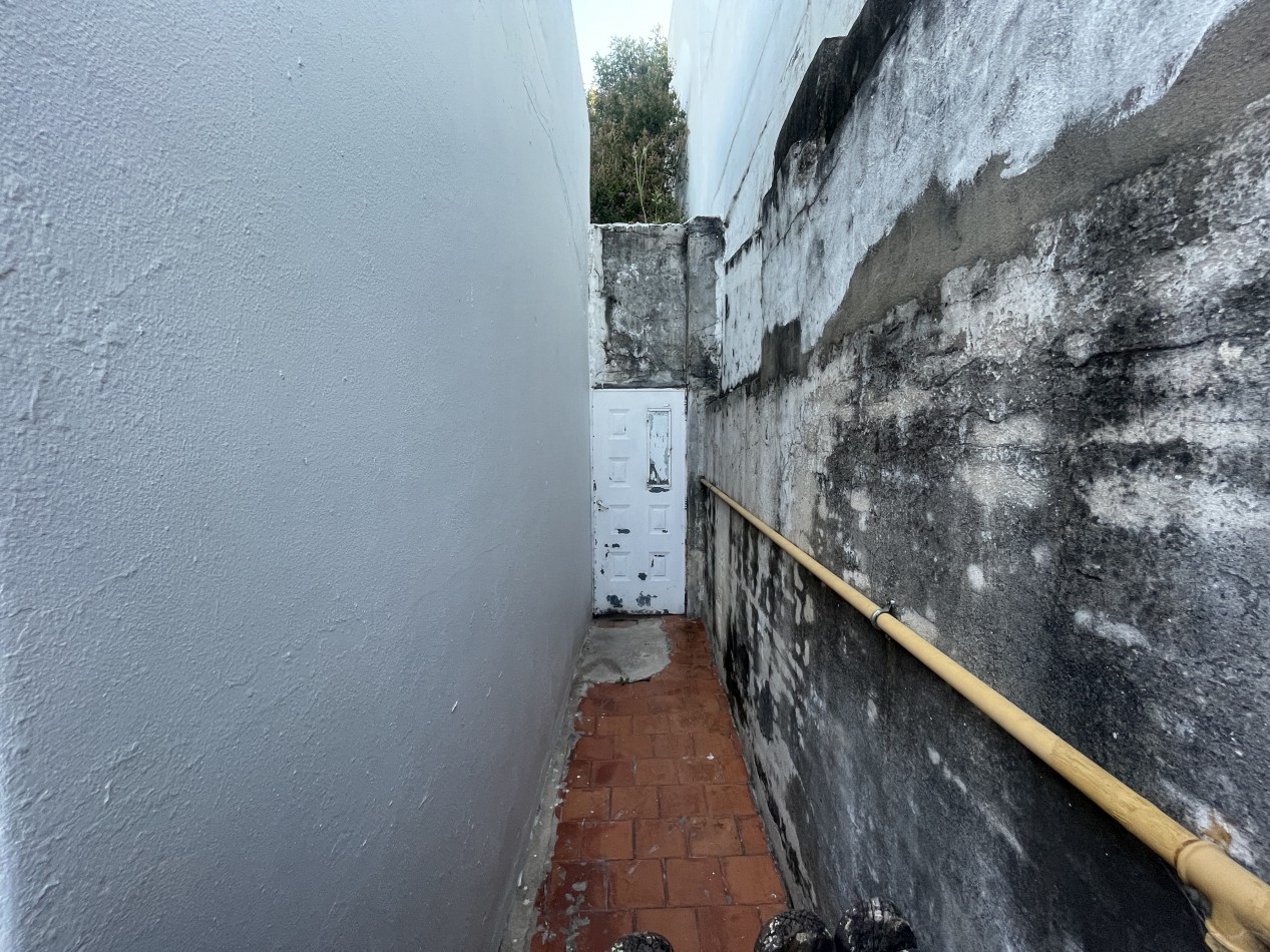 Casa de 2 dormitorios apta credito hipotecario con patio y cochera - Parana