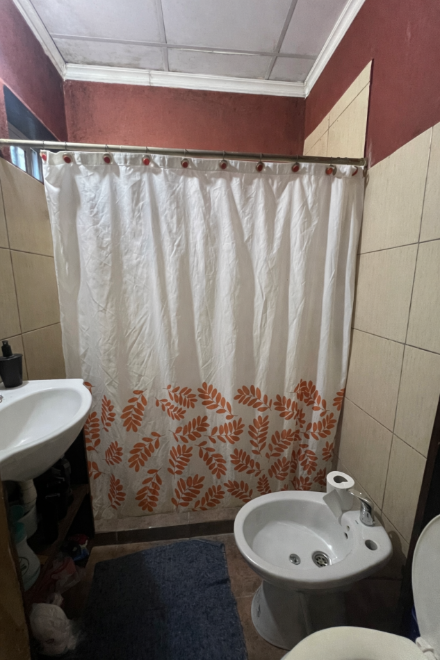 Casa de 3 dormitorios apta credito con quincho - en Colonia Avellaneda