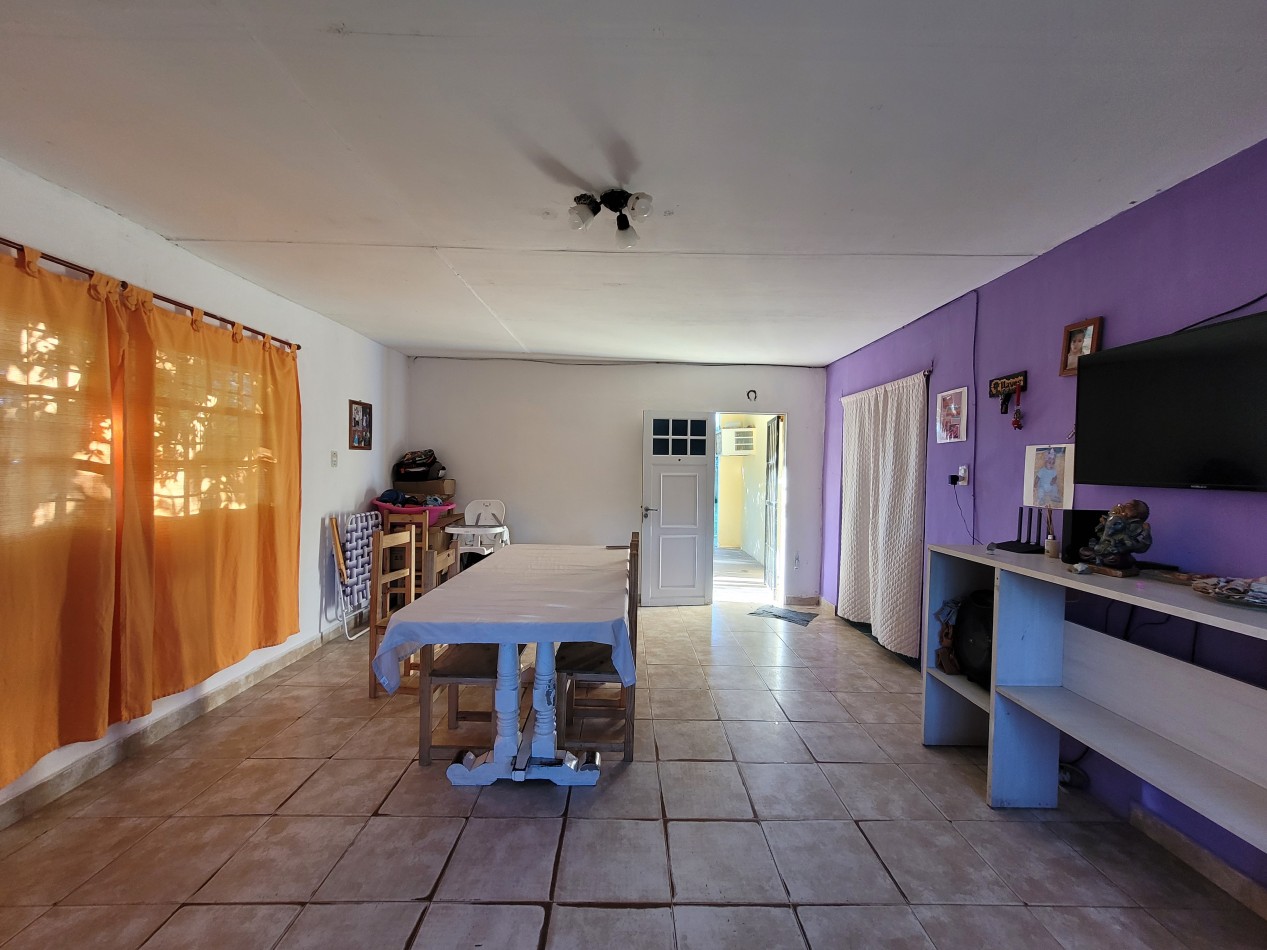 Casa de 2 dormitorios apta credito en esquina - Terreno amplio en Colonia Avellaneda