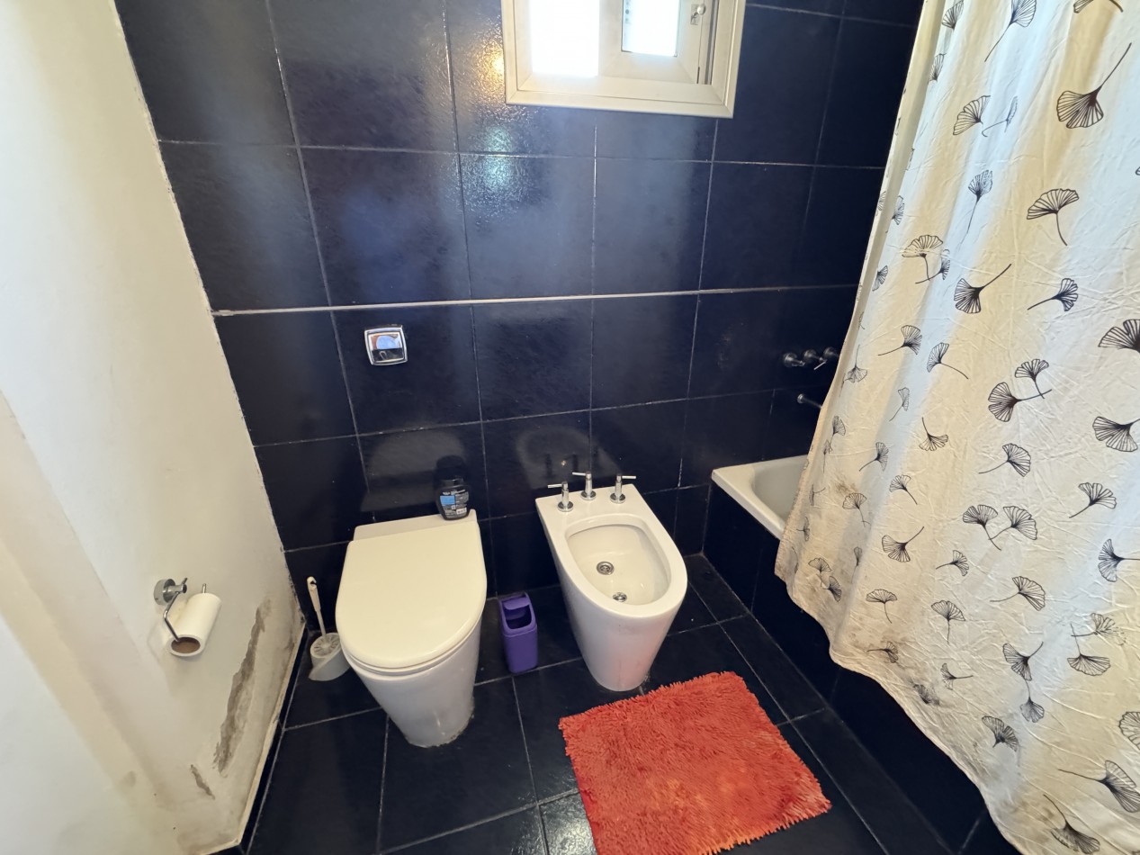 Casa de 2 dormitorios apta credito con gran patio y cochera - Barrio Lomas del Golf en Parana