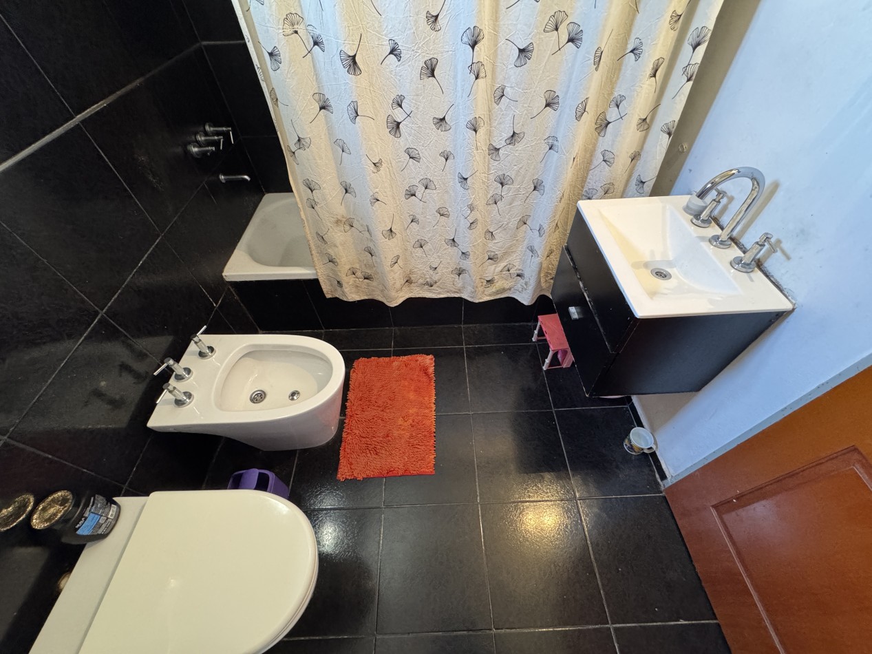 Casa de 2 dormitorios apta credito con gran patio y cochera - Barrio Lomas del Golf en Parana