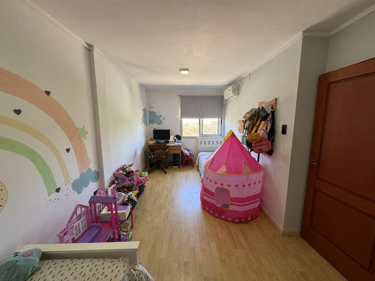 Casa de 2 dormitorios apta credito con gran patio y cochera - Barrio Lomas del Golf en Parana