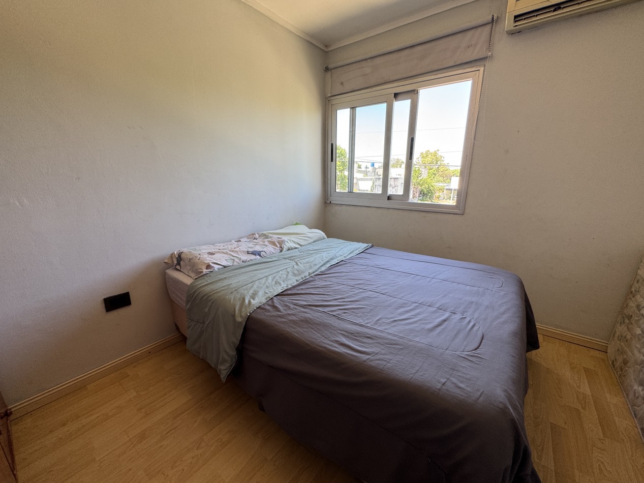 Casa de 2 dormitorios apta credito con gran patio y cochera - Barrio Lomas del Golf en Parana