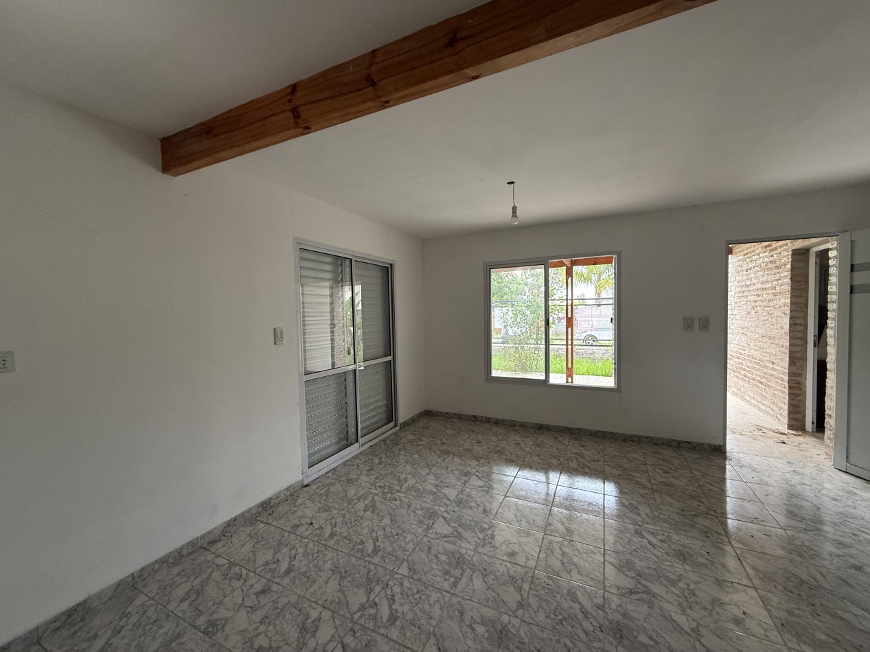 Casa a estrenar de 2 dormitorios con quincho y estudio independiente - Apta credito en Colonia Avellaneda