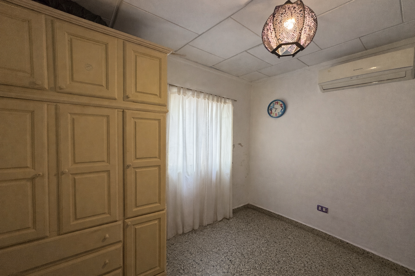 Casa de 2 dormitorios con patio y cochera - Zona Gdor. Crespo y Alte. Brown en Parana