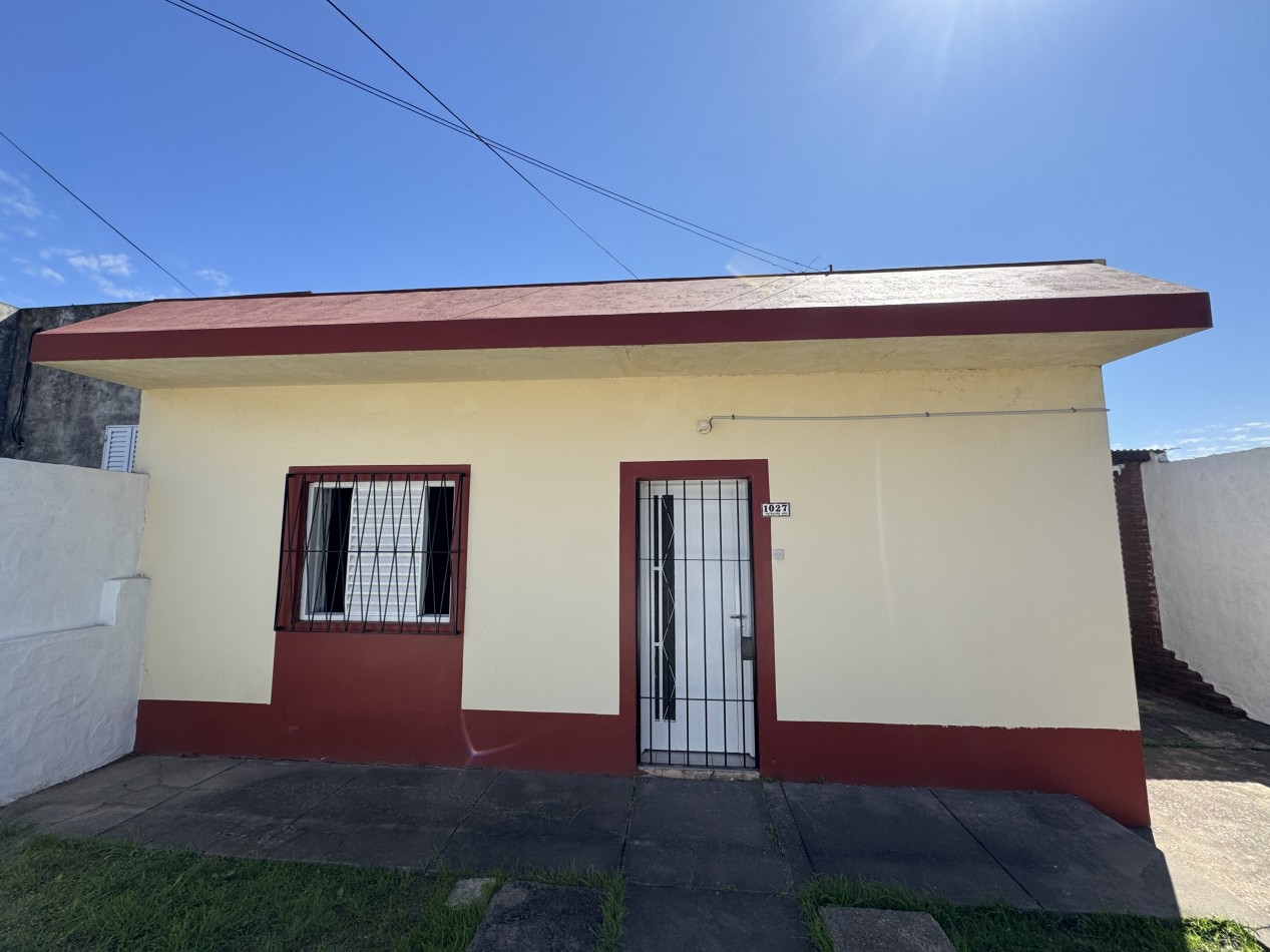 Casa con dos viviendas y cochera - Ideal inversion o renta en zona Don Bosco y Diaz Velez, Parana