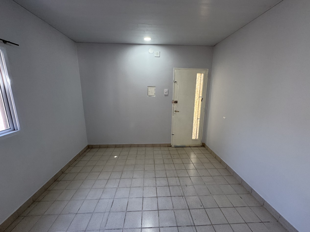 Casa con dos viviendas y cochera - Ideal inversion o renta en zona Don Bosco y Diaz Velez, Parana