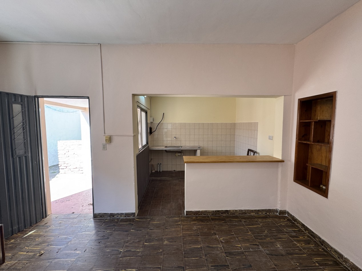 Casa con dos viviendas y cochera - Ideal inversion o renta en zona Don Bosco y Diaz Velez, Parana