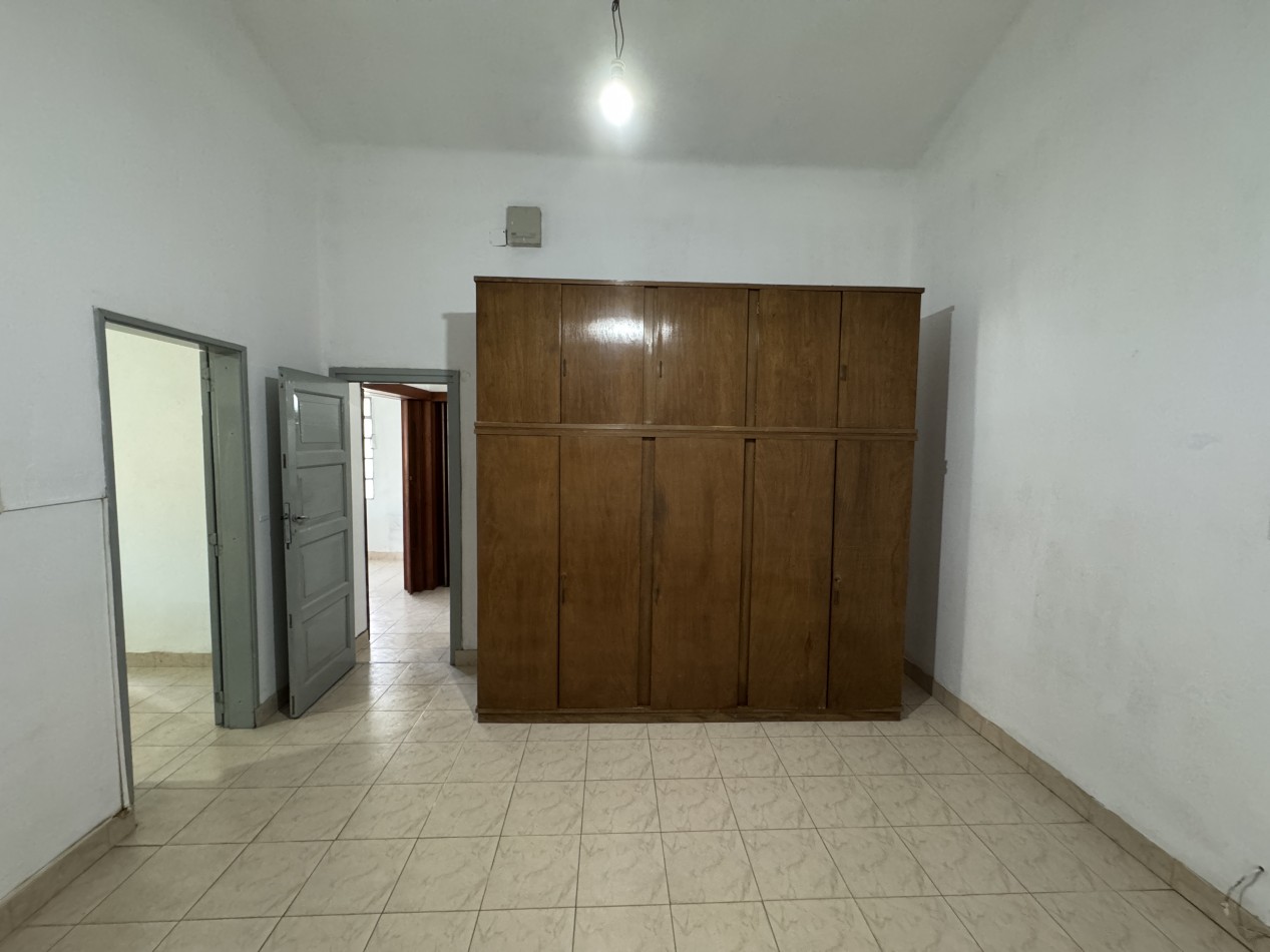 Casa de 2 dormitorios apta credito con patio y cochera - Zona 3 de Febrero y Vucetich en Parana