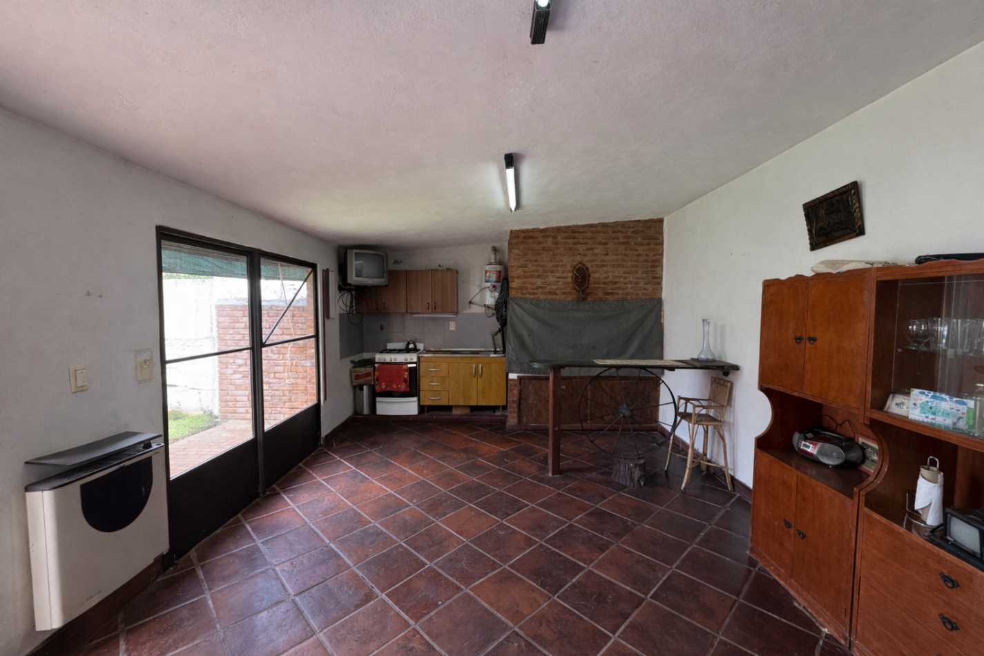 Casa centrica de 4 dormitorios con pileta y quincho - Gran terreno en Parana