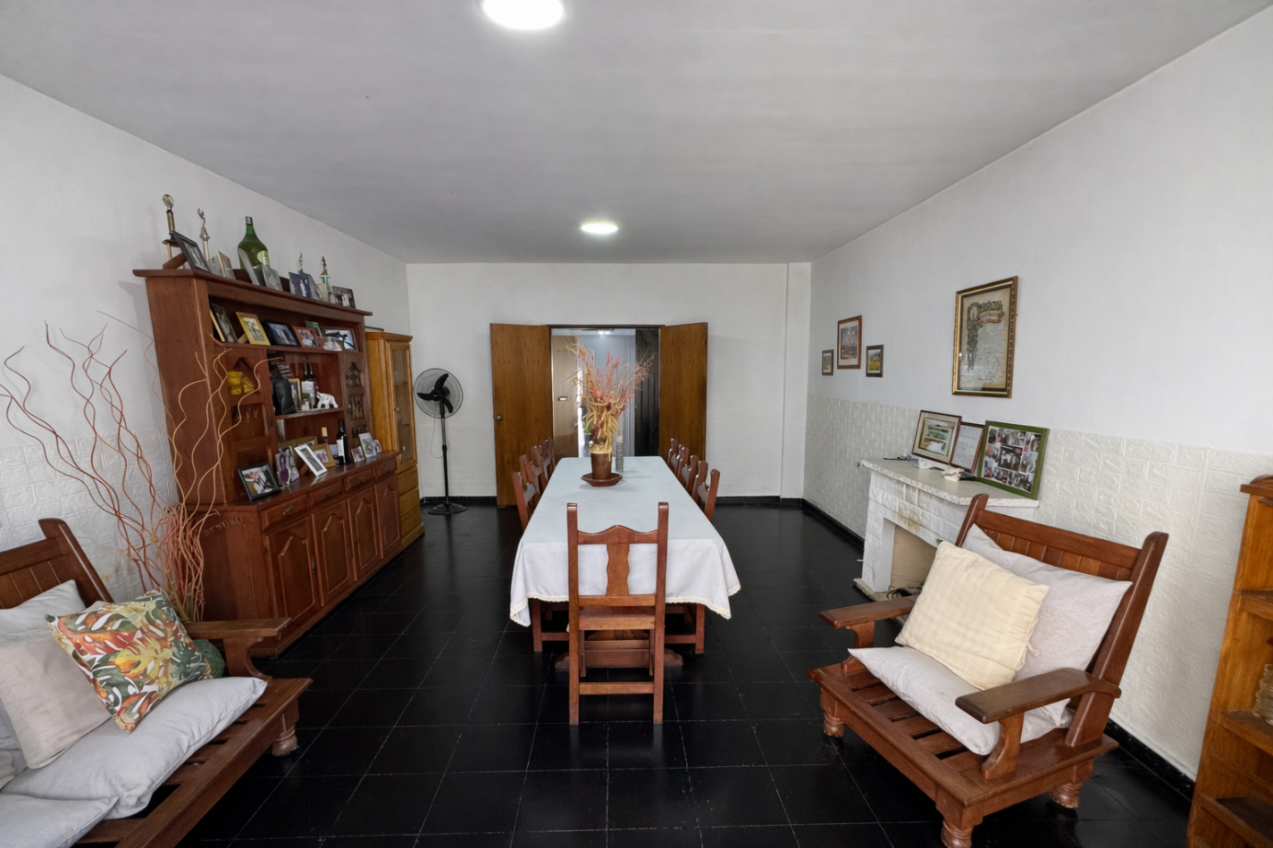 Casa centrica de 4 dormitorios con pileta y quincho - Gran terreno en Parana