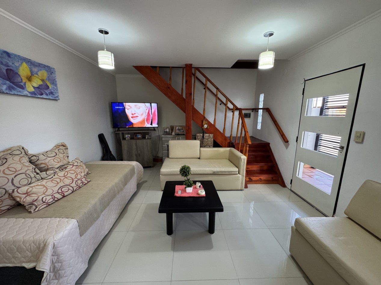 Casa de 3 dormitorios con quincho y vestidor - en Oro Verde