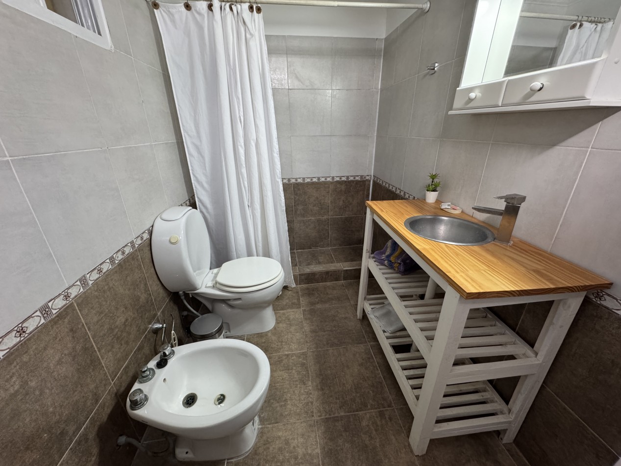 Casa de 3 dormitorios con quincho y vestidor - en Oro Verde