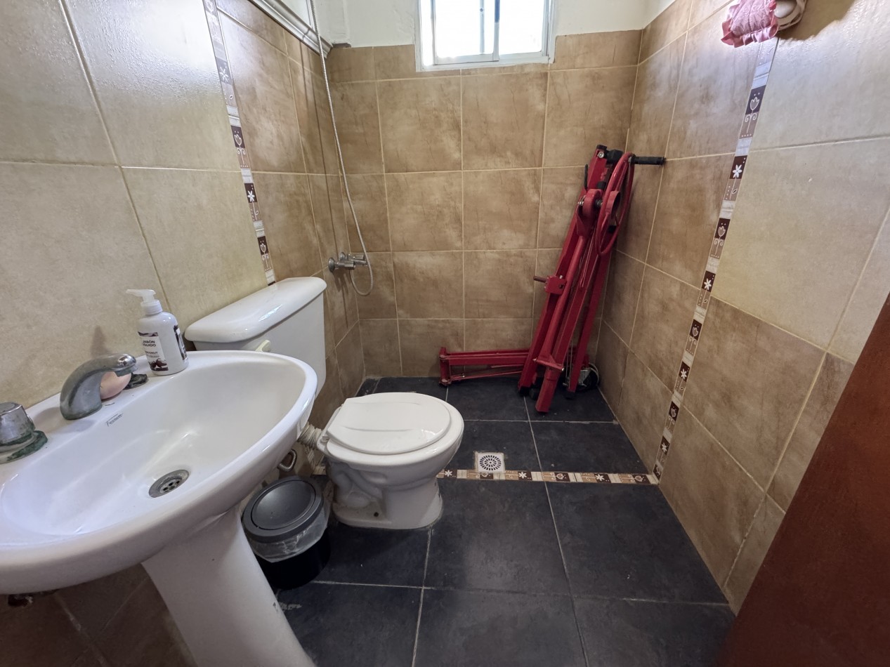 Casa de 3 dormitorios con quincho y vestidor - en Oro Verde