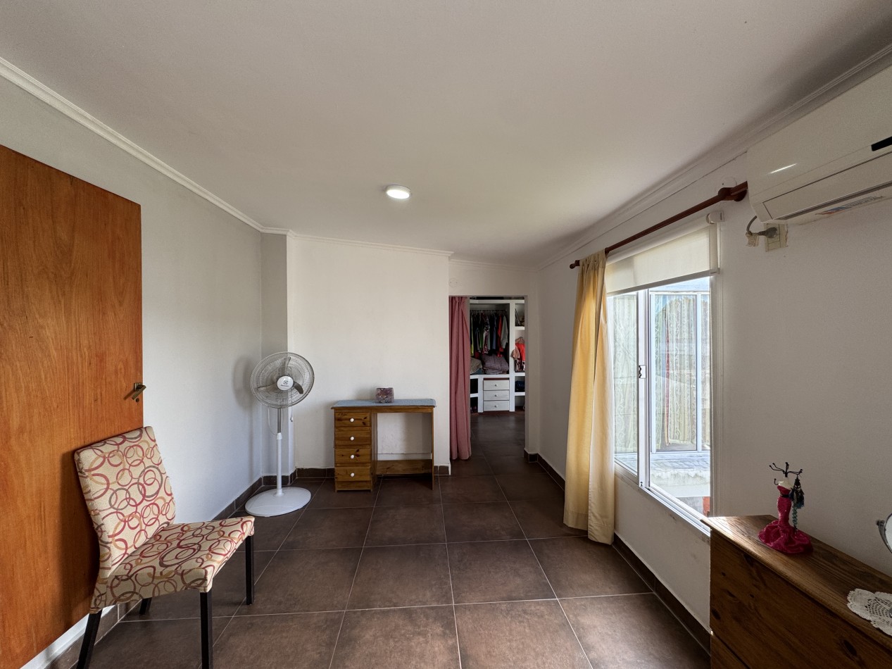 Casa de 3 dormitorios con quincho y vestidor - en Oro Verde