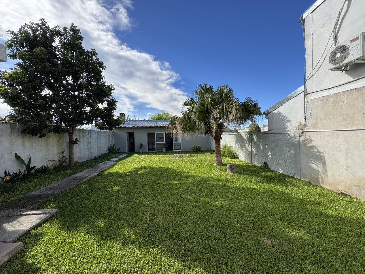 Casa de 3 dormitorios con quincho y vestidor - en Oro Verde