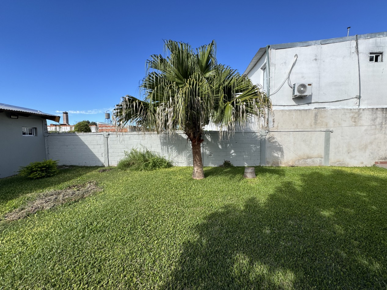 Casa de 3 dormitorios con quincho y vestidor - en Oro Verde