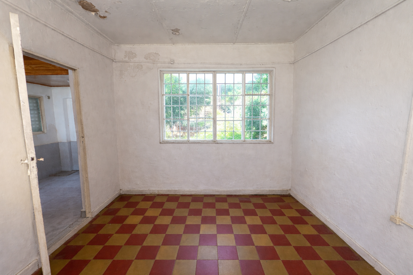 Casa de 2 dormitorios con patio, quincho y cochera - A media cuadra de Av. Almafuerte en Parana