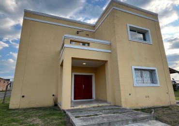 SE ALQULA CASA EN FACUNCO CABRAL 