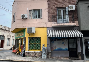 PROPIEDAD CENTRICA EN PLANTA ALTA CON LOCAL COMERCIAL