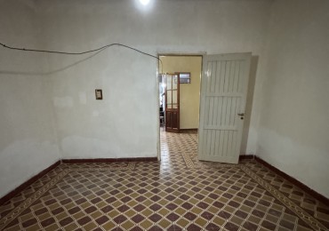 EN VENTA CASA A REFACCIONAR - ZONA DON BOSCO Y 3 DE FEBRERO