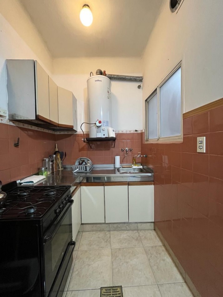 OPORTUNIDAD CASA CENTRICA CON LOCAL COMERCIAL