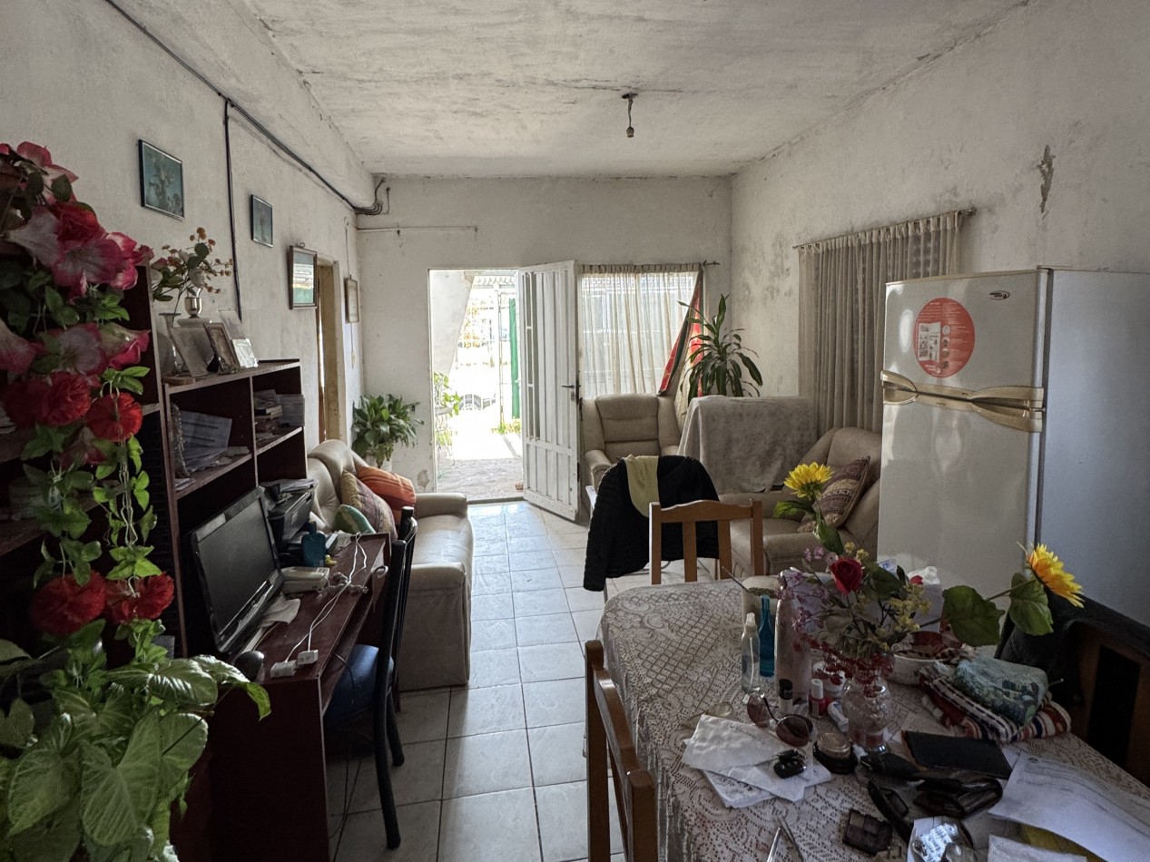 VENTA - CASA A REACONDICIONAR A METROS DE BLAS PARERA